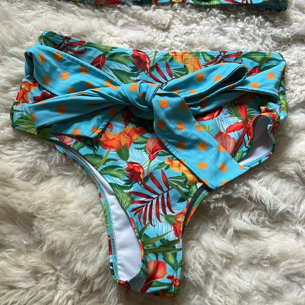 Bikini. - Picture 3 of 3